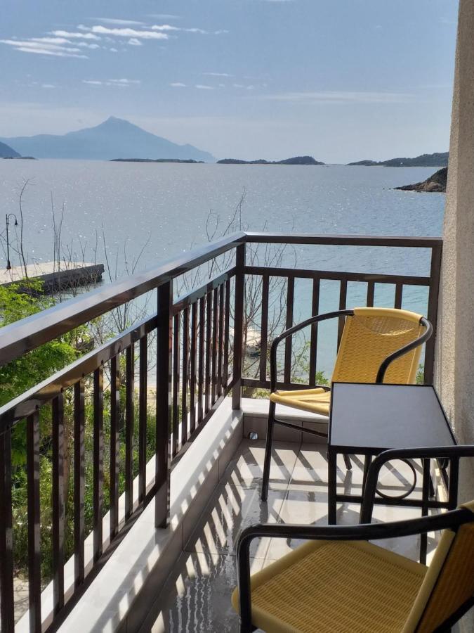 Gianni'S Apartment 1 By The Sea Ammouliani Exterior photo