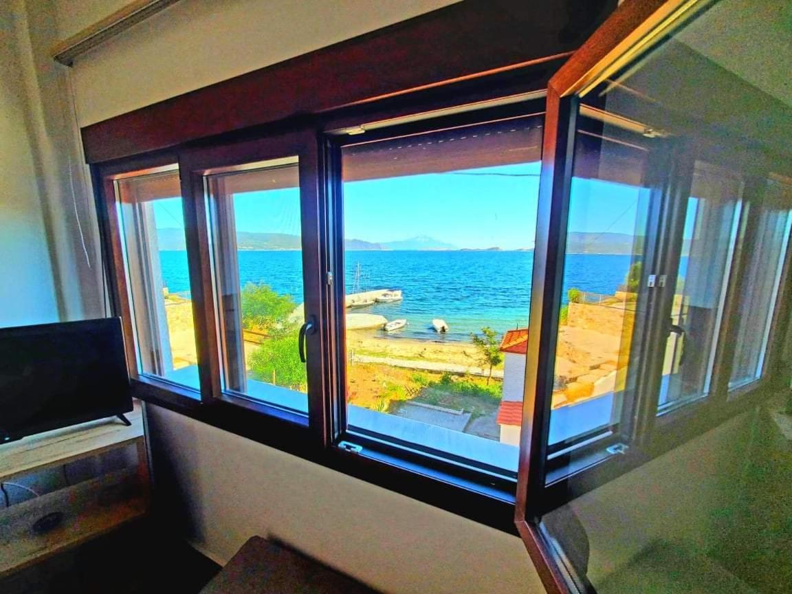 Gianni'S Apartment 1 By The Sea Ammouliani Exterior photo